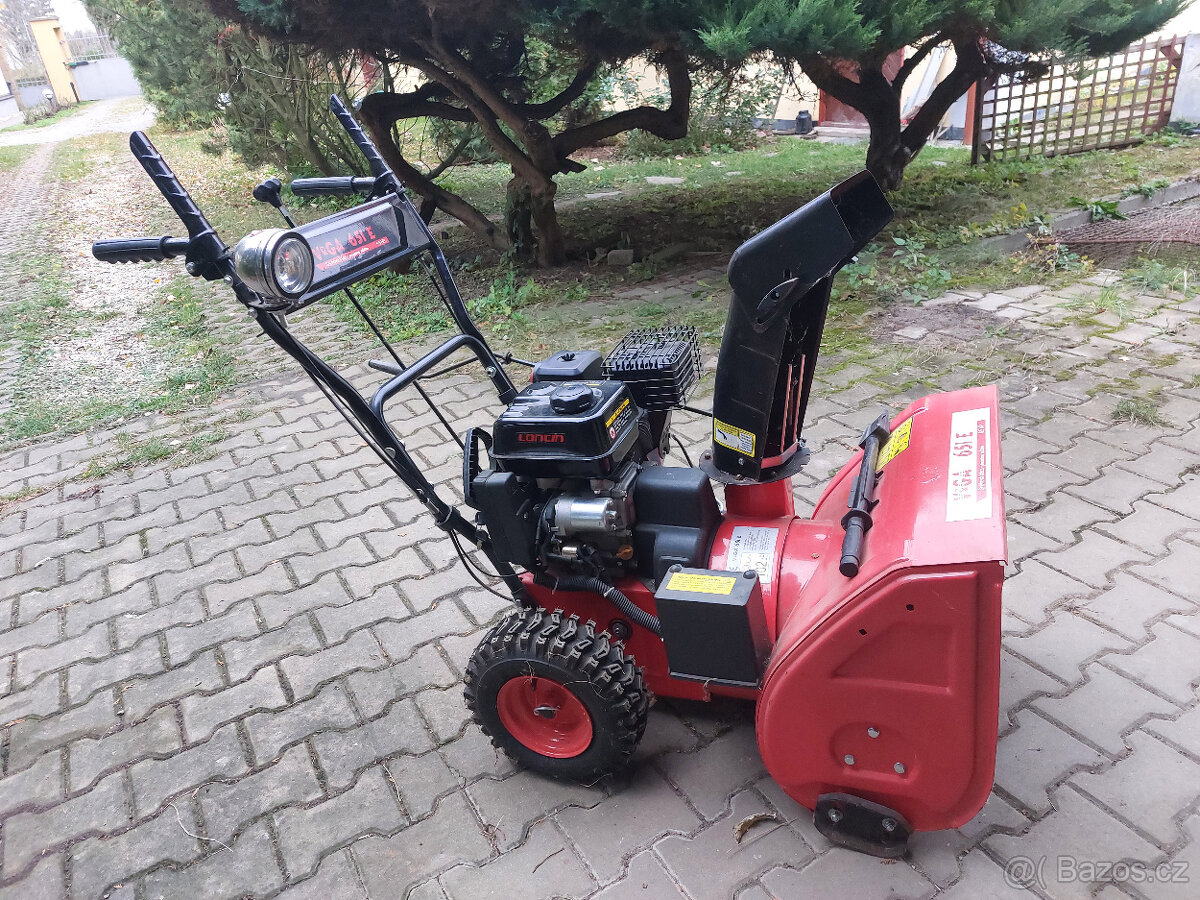 Sněhová fréza VeGA 651e