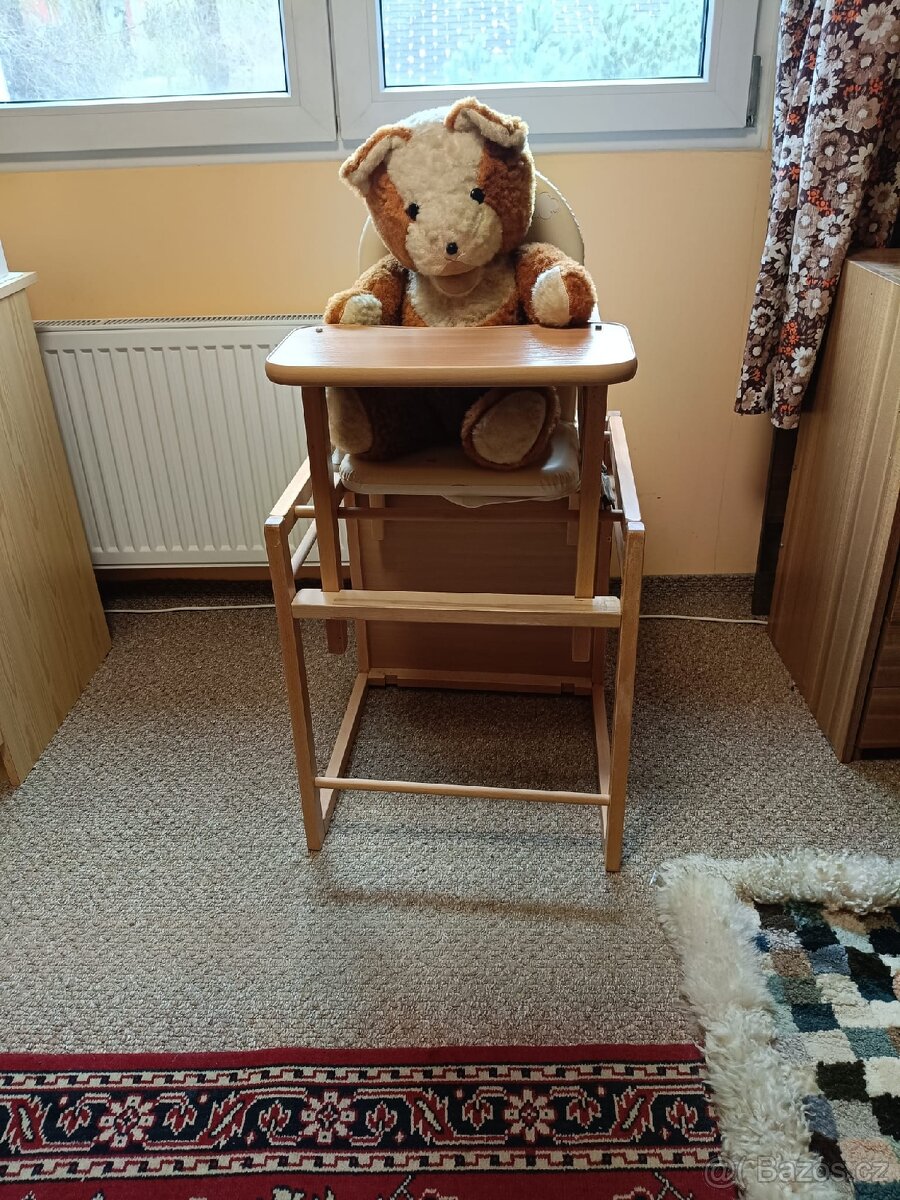Dětska víceúčelová stolička
