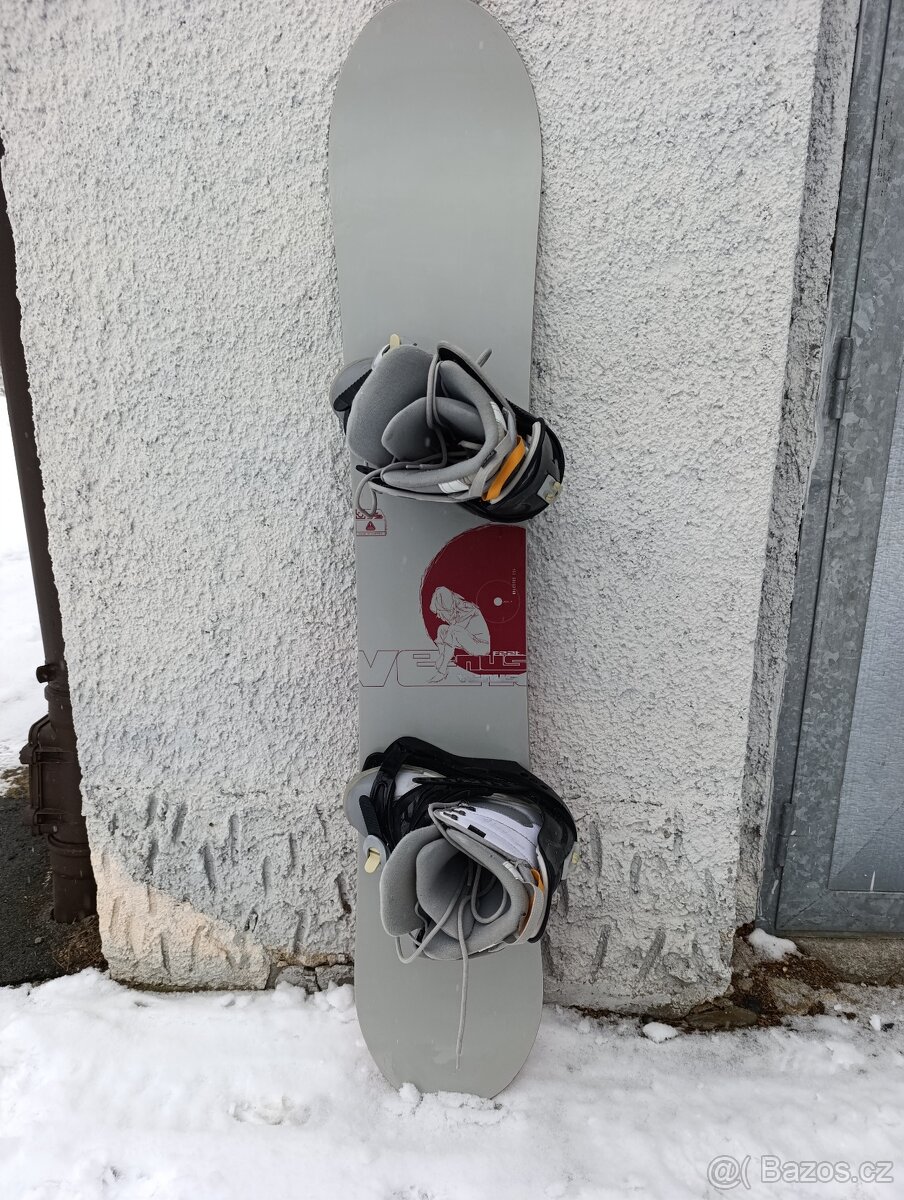 Dámský snowboard, vázání, boty