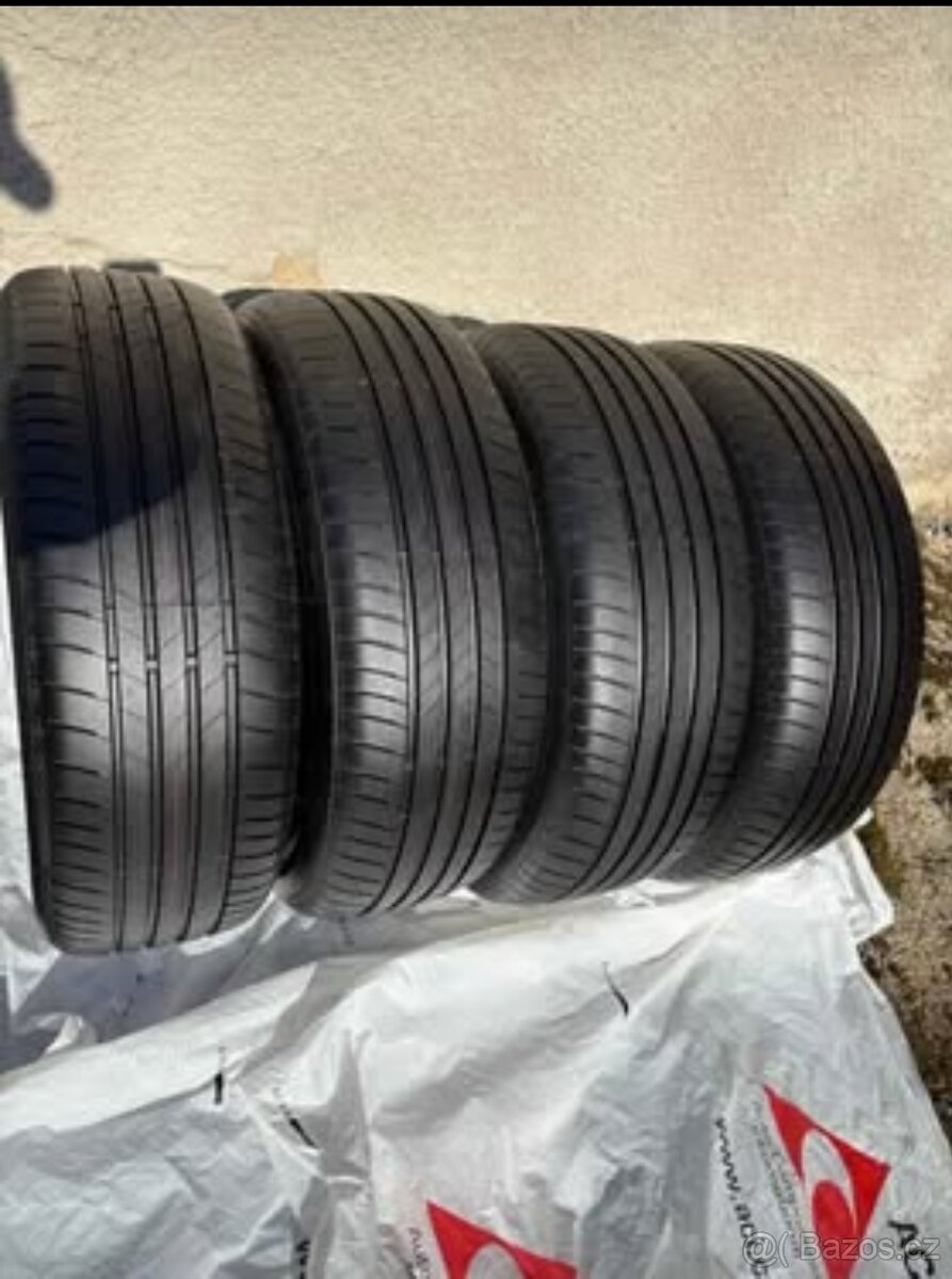 BRIGESTONE TURANZA 215 /60 /17 letní