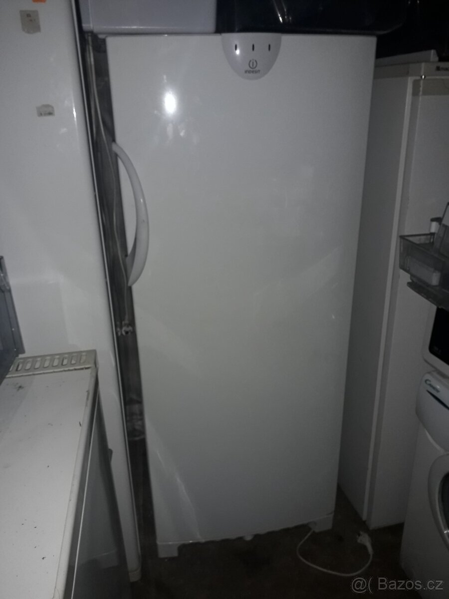 Ledničky Bosch , Elektrolux, Whirlpol...