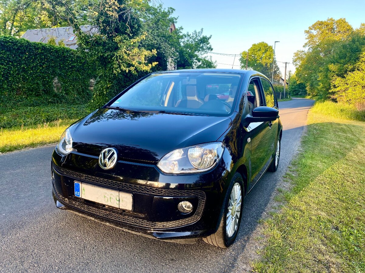 VW UP 1,0 55 kw TOP RV 2012 KOMPLET SERVIS
