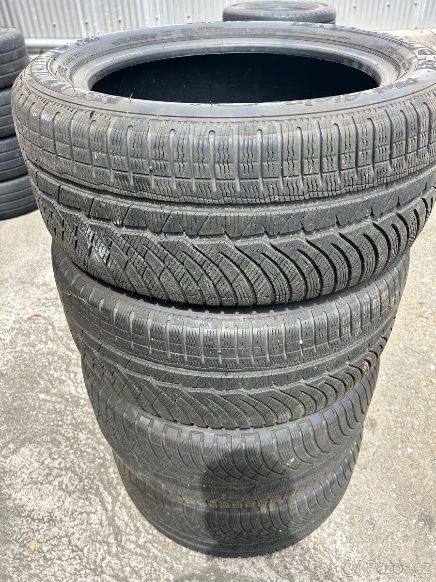 Pneu Michelin 245/50R18 XL