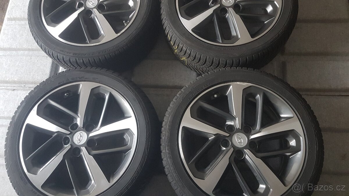 HYUNDAI KONA -235/45 R18/ORIGINÁL