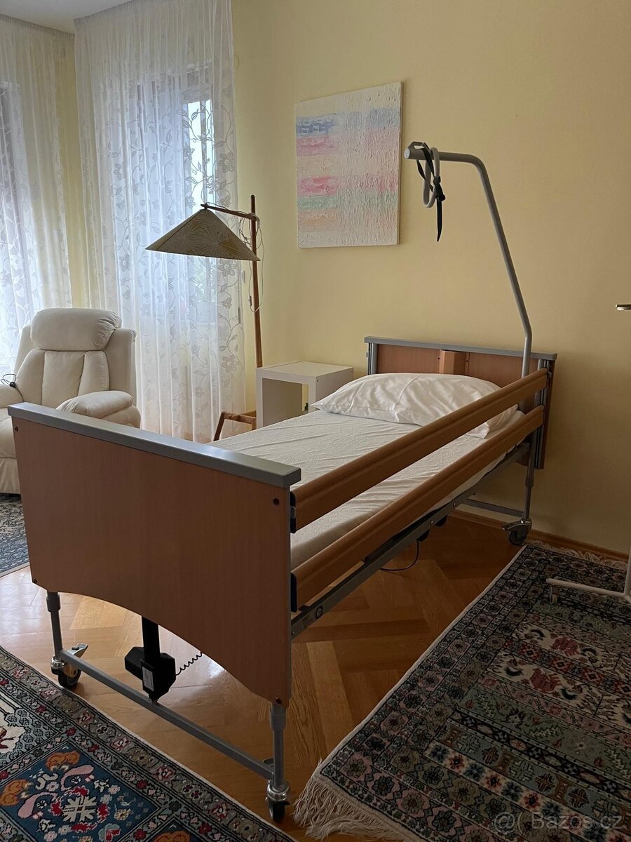 Polohovací postel