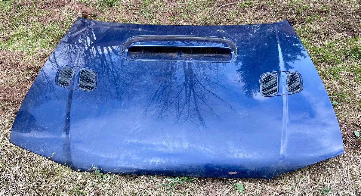 Kapota haubna Subaru Impreza Gt GC8