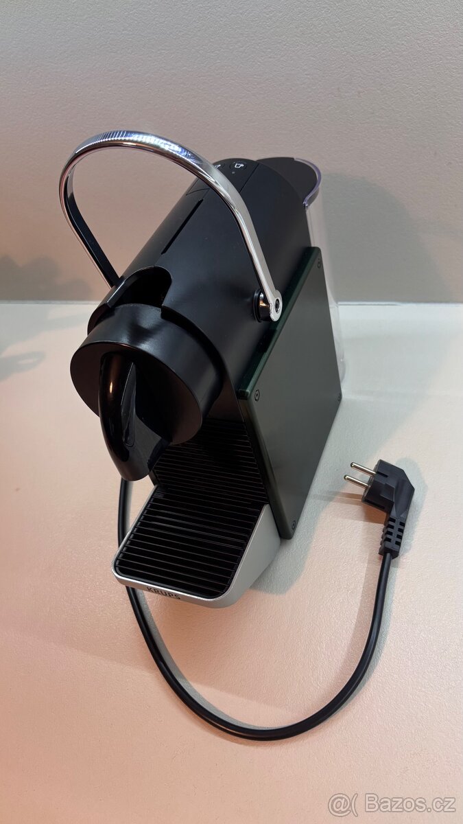 Nespresso kávovar Pixie na kapsle