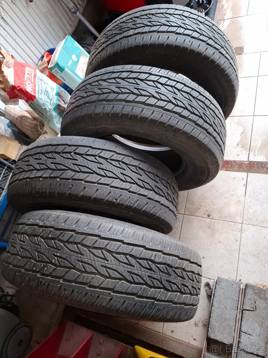 Pneu 275/65/17 Continental 115H