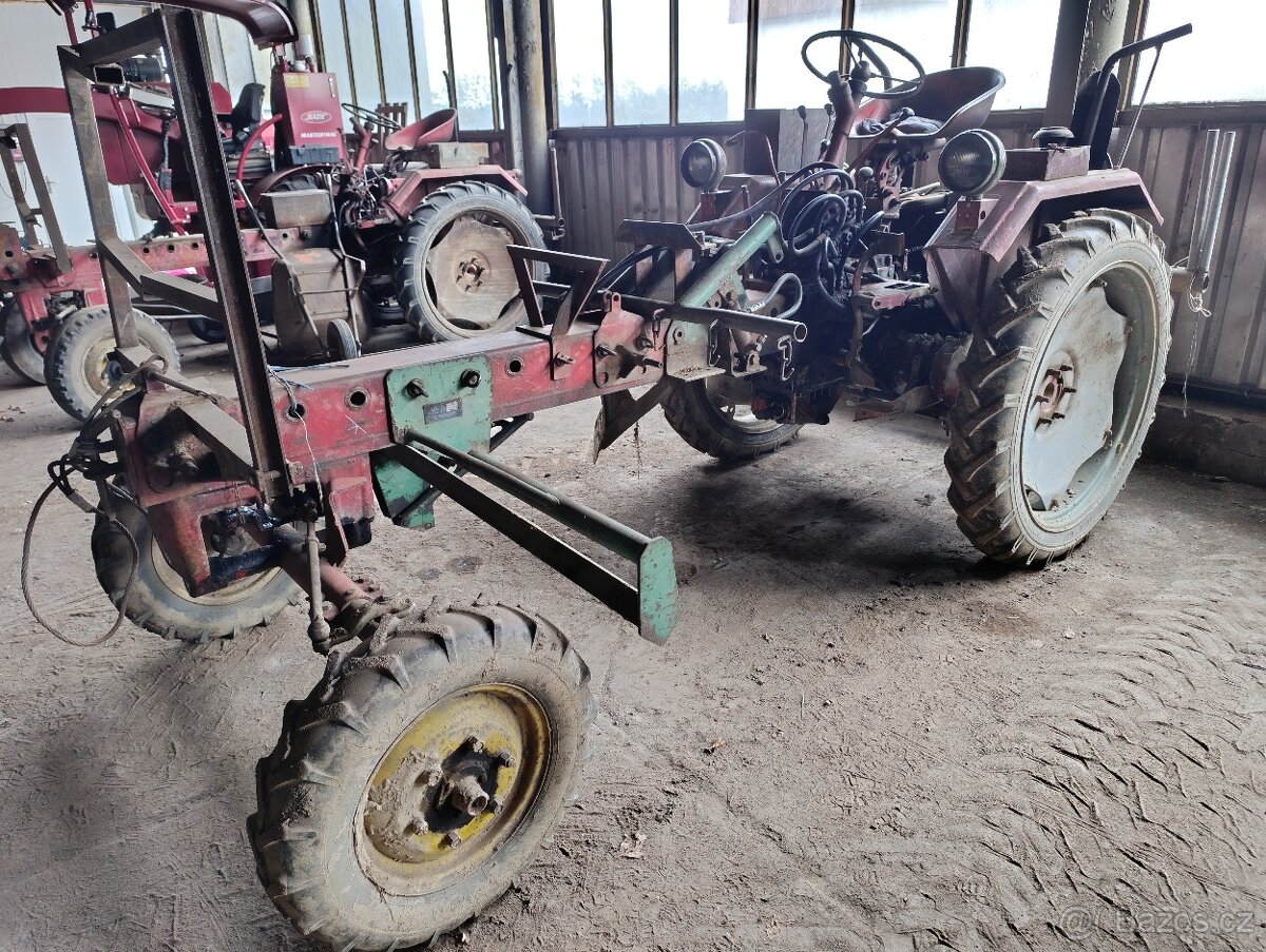 Prodám traktor, nosič nářadí RS