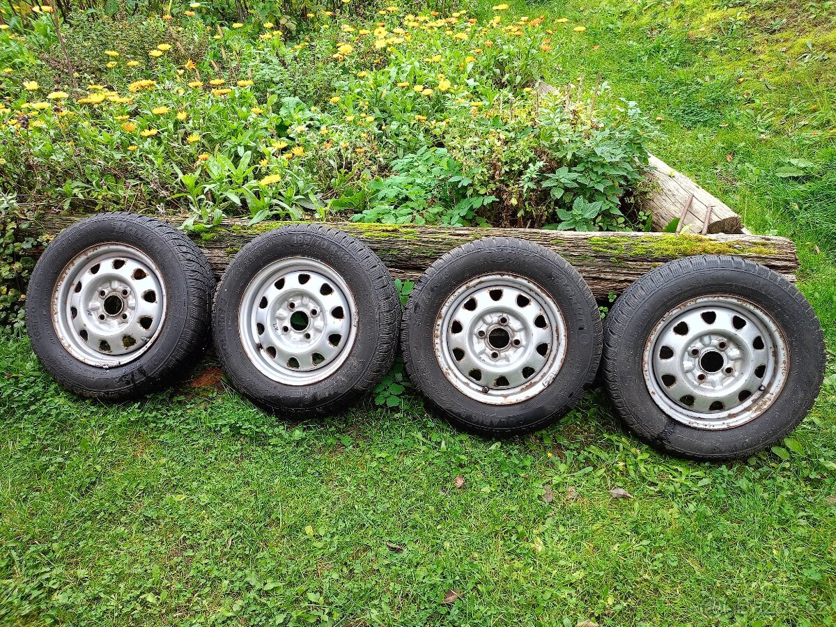 Zimni pneu 165/70R13T