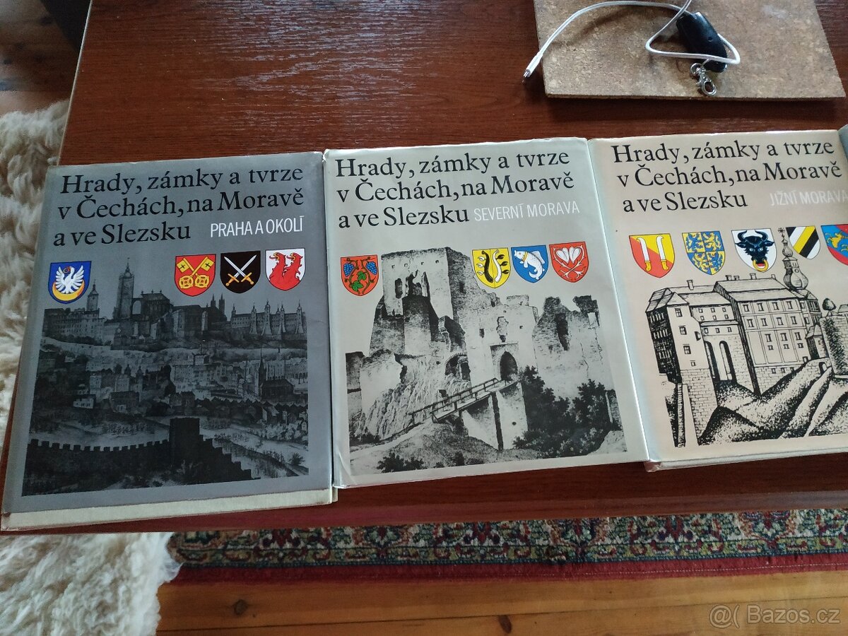 Prodám knihy Hrady a zámky