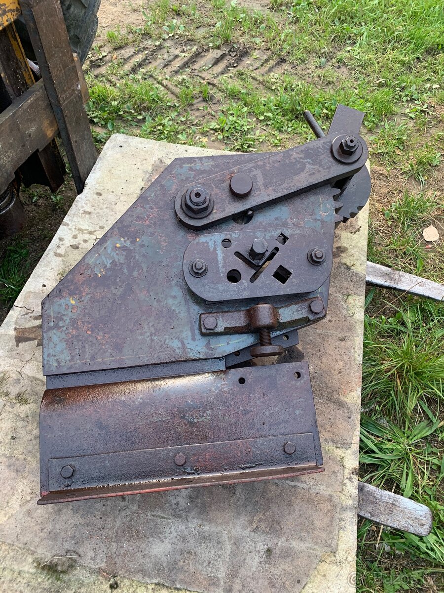 Prodám pákové nůžky