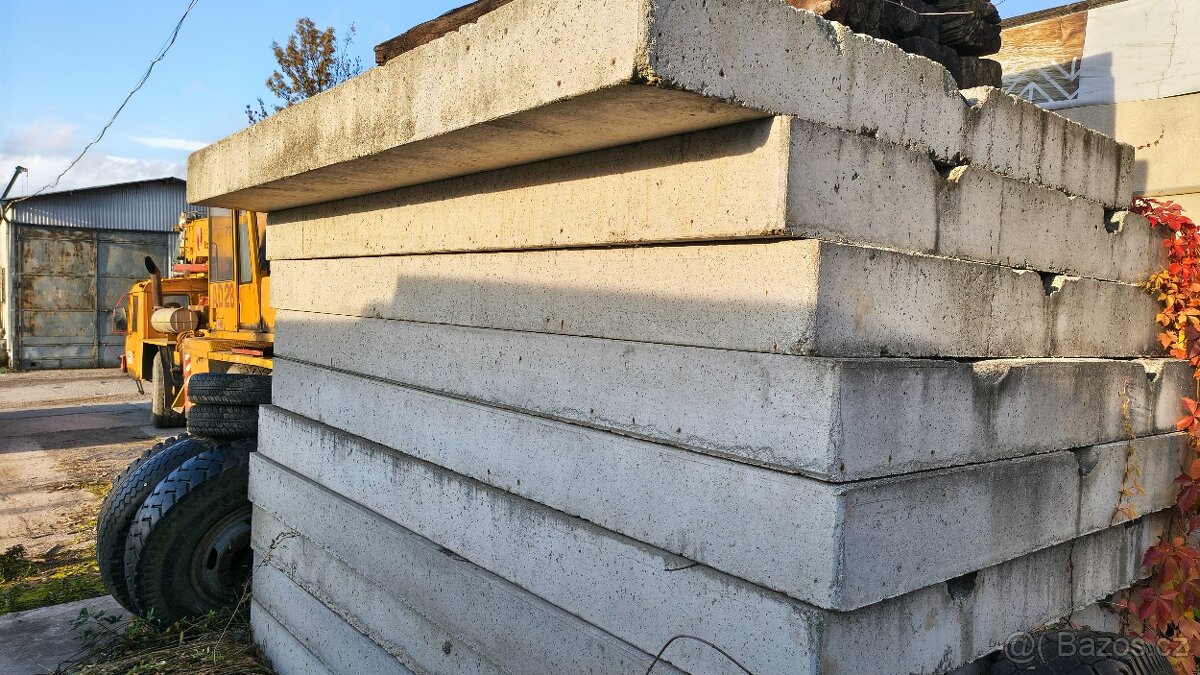 Silniční betonové panely 300x200x20