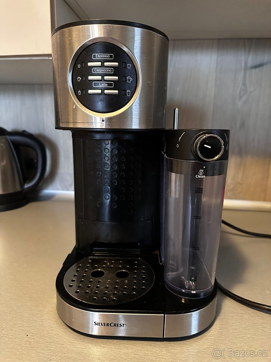 Kávovar Silvercrest SEMM 1470W – s funkcí Latte