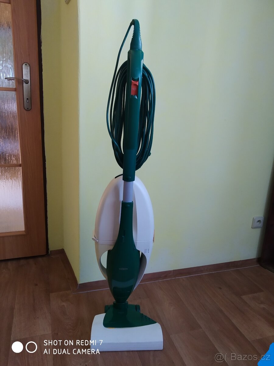 Prodám Vysavač VORWERK KOBOLD 130 s elektronickou klepaci hl