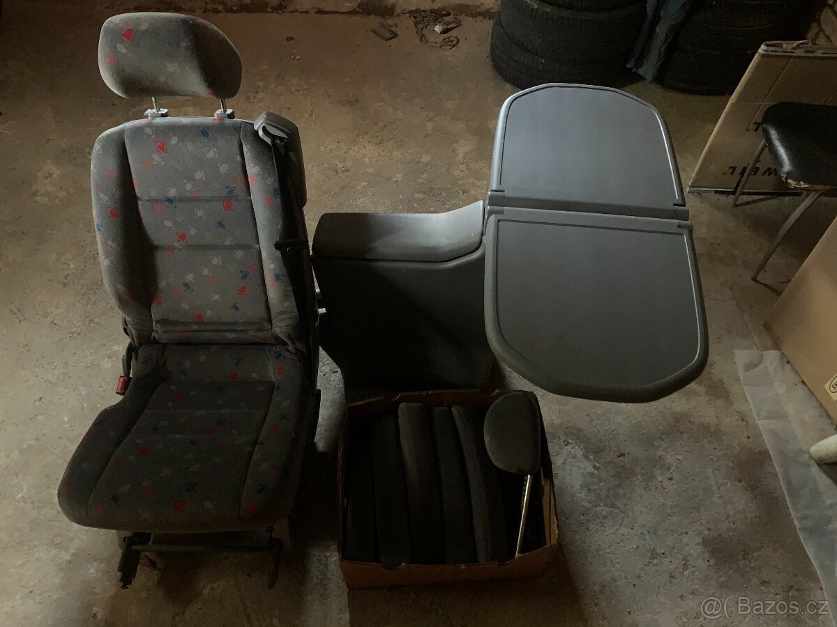 Díly Mercedes V220 (W638)