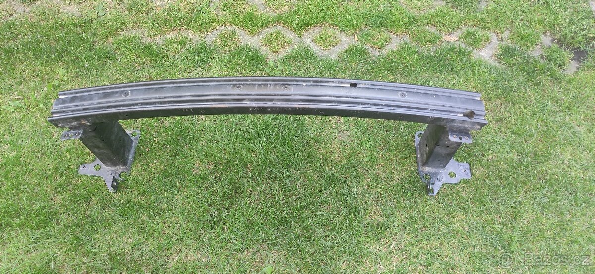Renault Kangoo 18-přední výztuha nárazníku