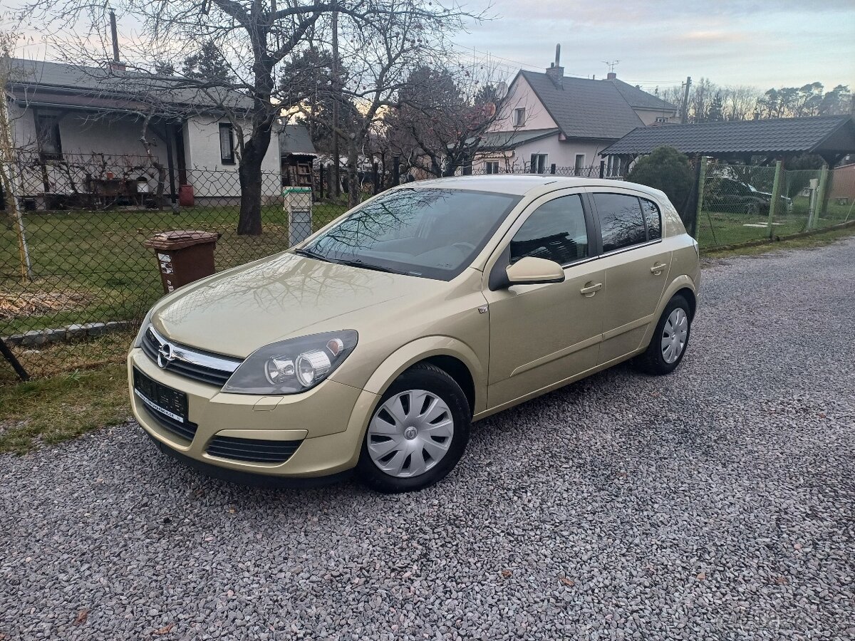 Benzínová Opel Astra 1.6 16V Twinport
