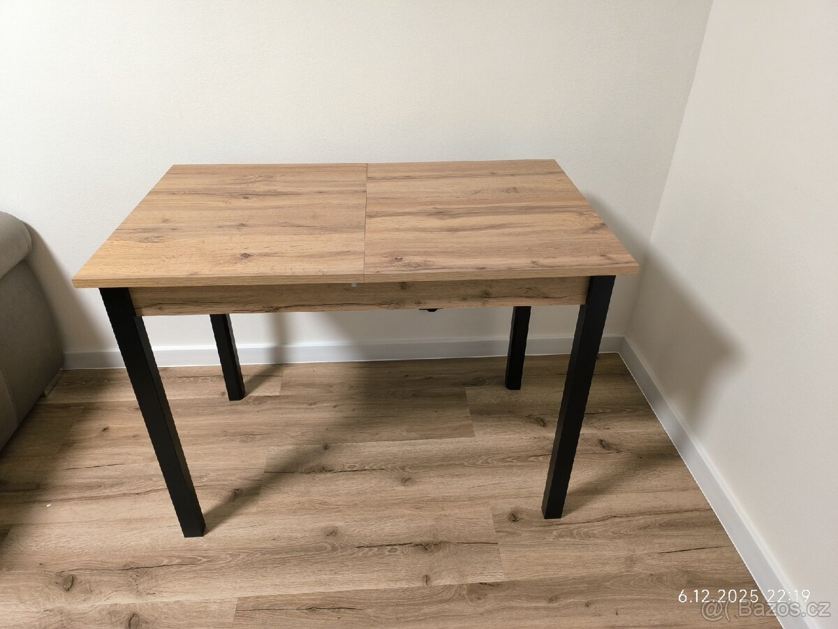 Jídelní rozkládací stůl 60x100cm