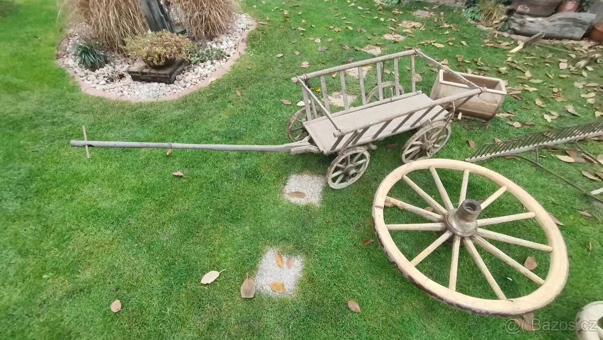 Nález z půdy, staré věci ze stodoly. Retro