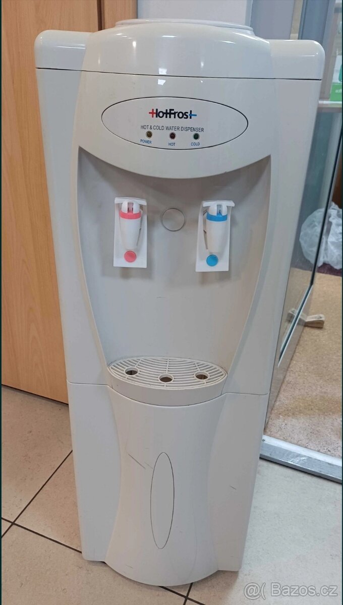 Prodám dávkovač teplé a studené vody.