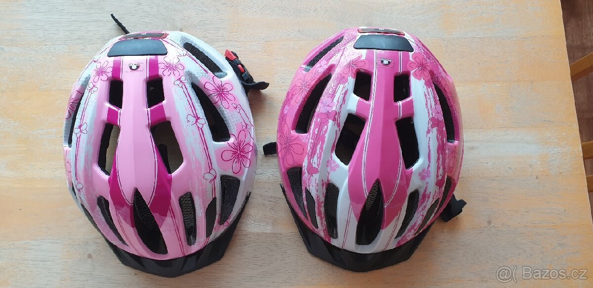 Dívčí cyklistické helmy