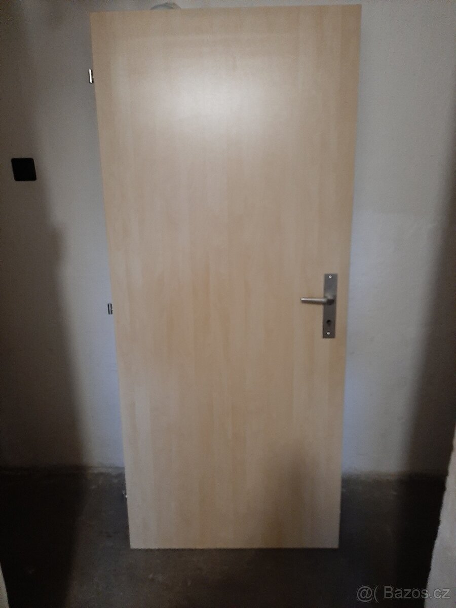 Vstupní bytové dveře