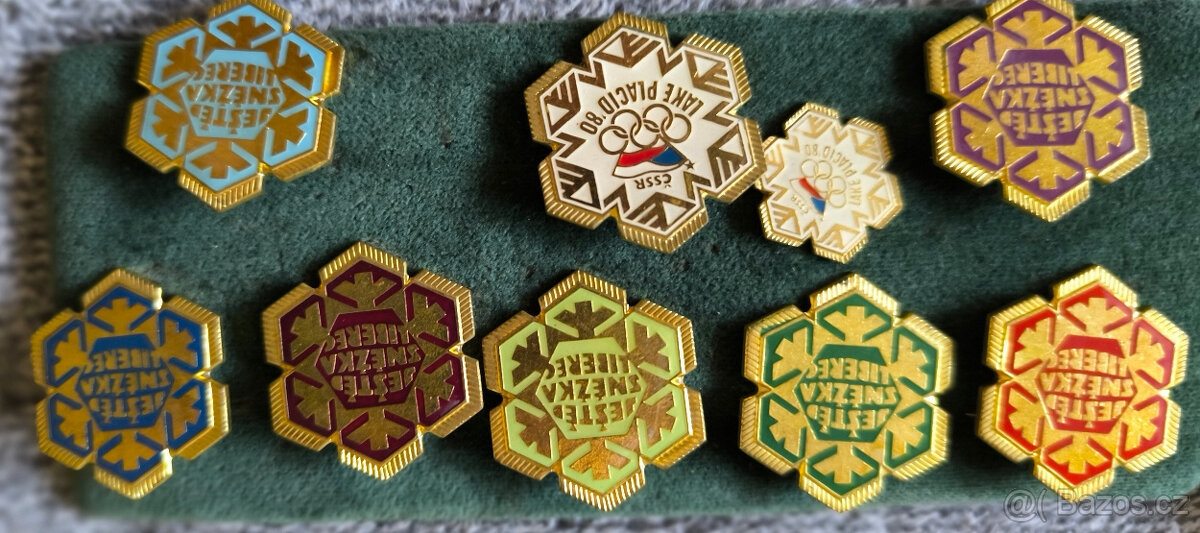 Směs odznaků 600 - 750 ks