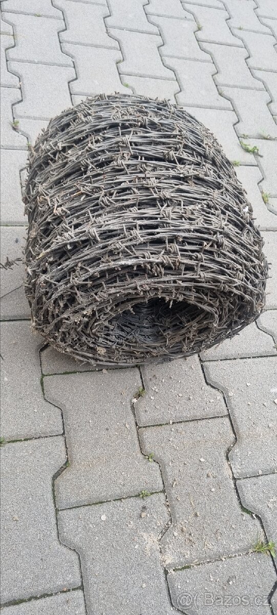 Ostnatý drát pozink