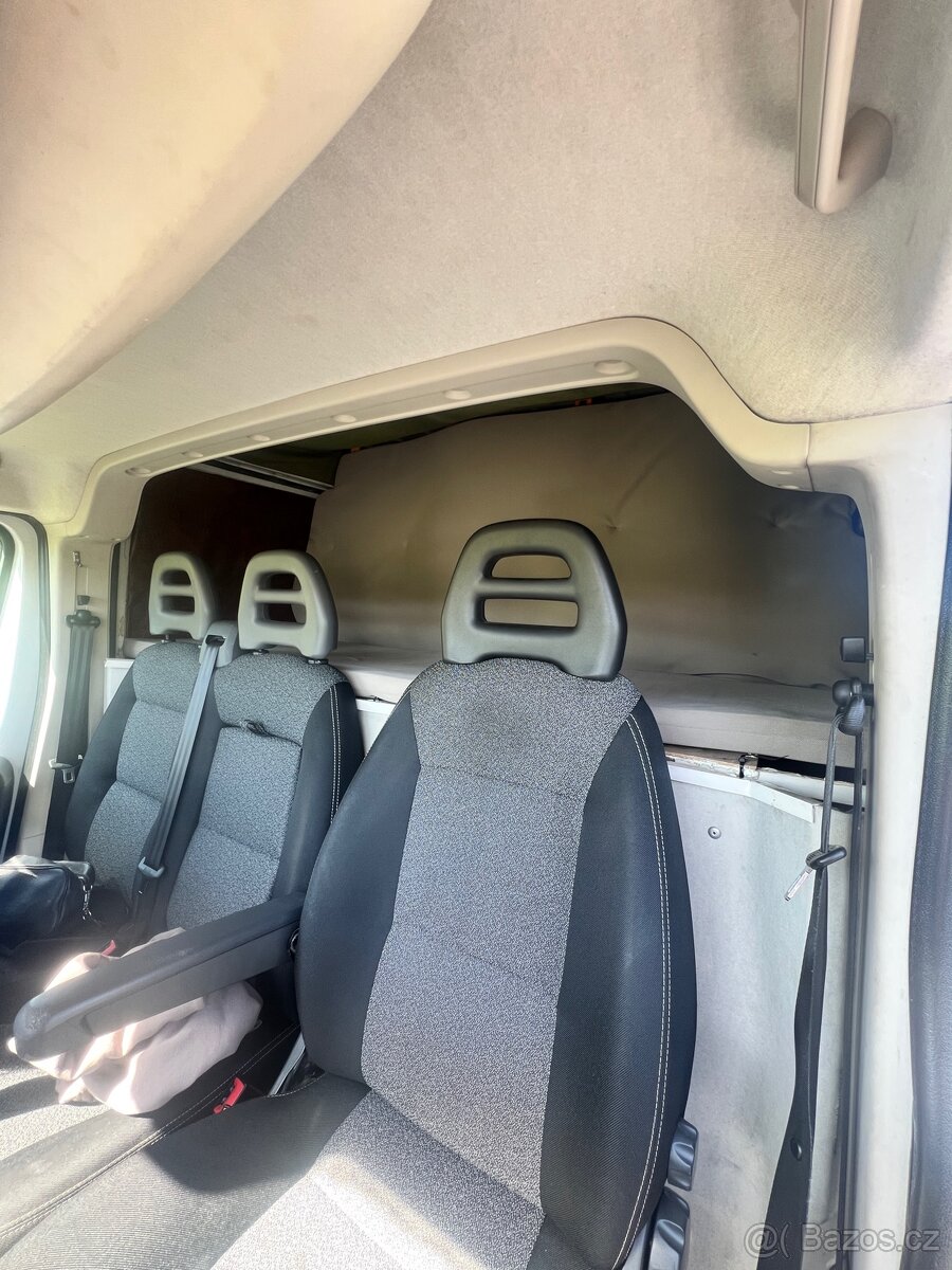 Fiat Ducato (přepážka+postel)
