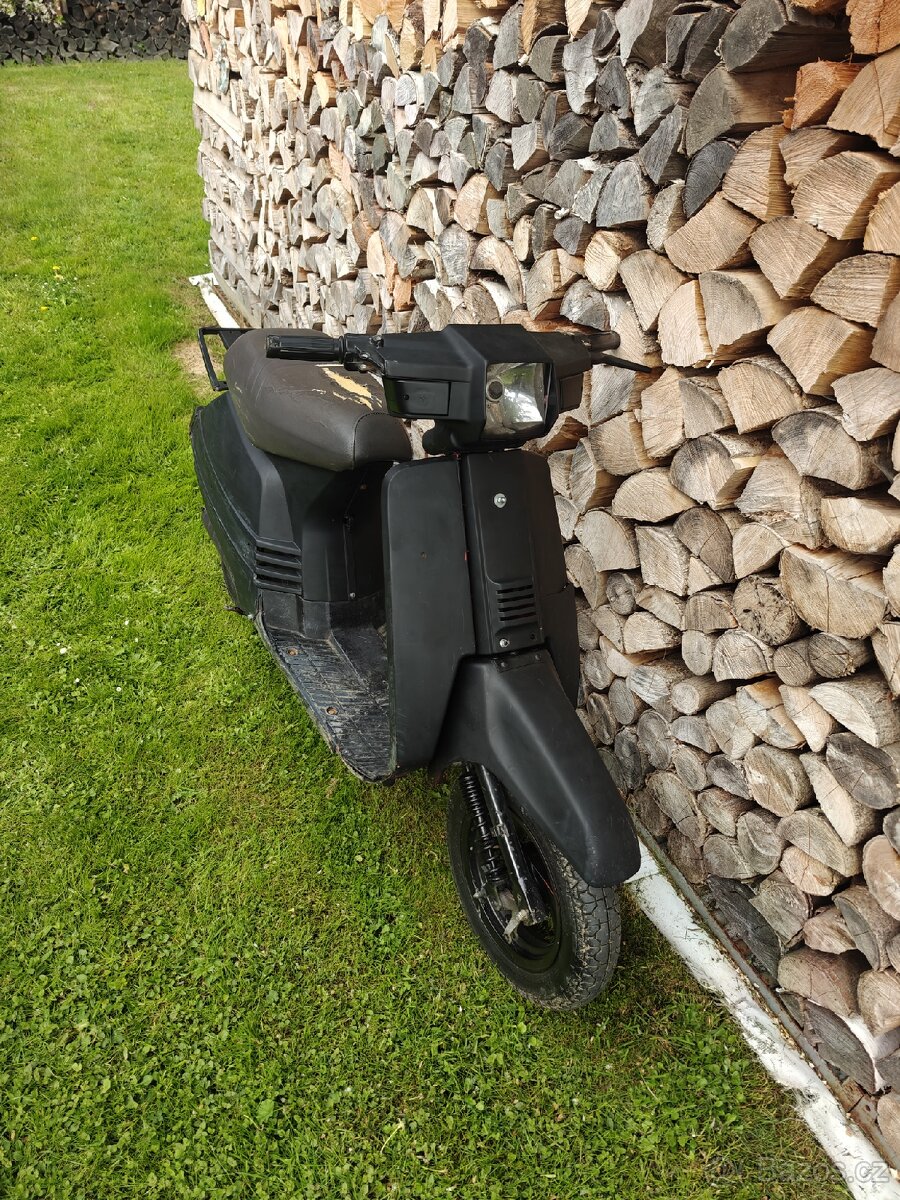Skůtr Peugeot st50 odhlášen