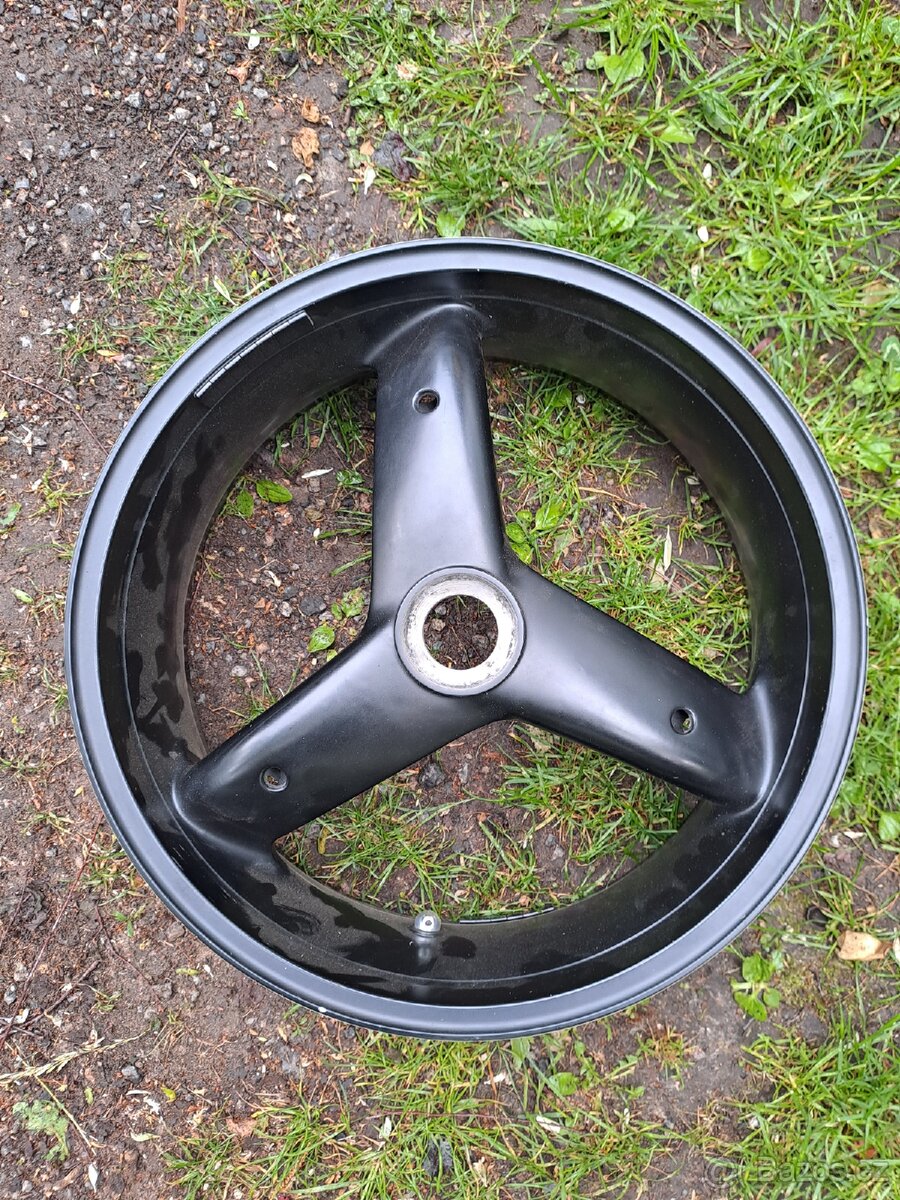 Kolo na Triumph Speed Triple 955i, Daytona 955i
