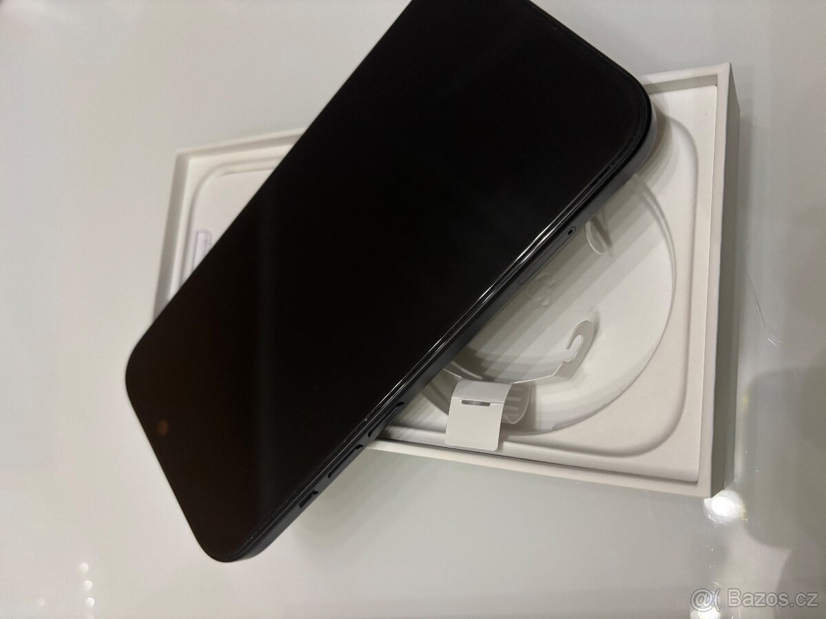 iPhone 15 černá barva 128gb top stav jako nový