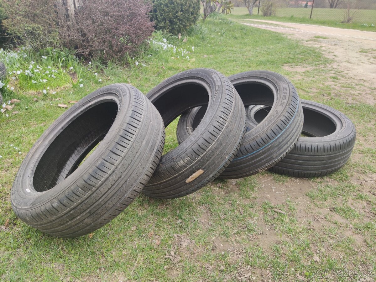 Prodám pneumatiky Falken 215/50 R18