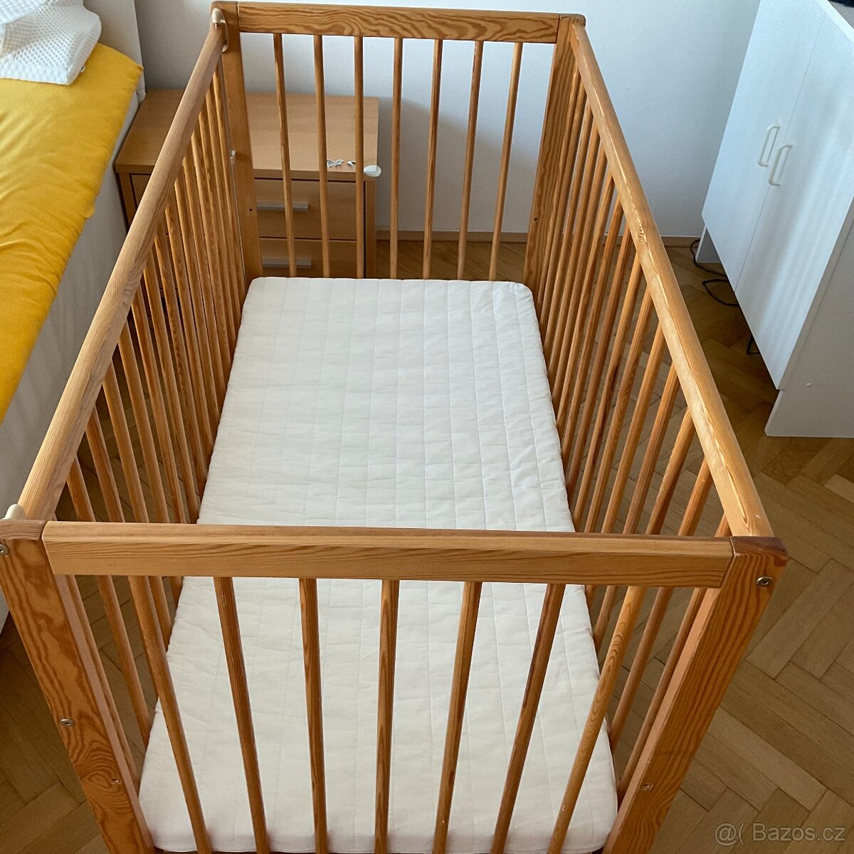 Dětská postýlka + vanička + hračky ZDARMA