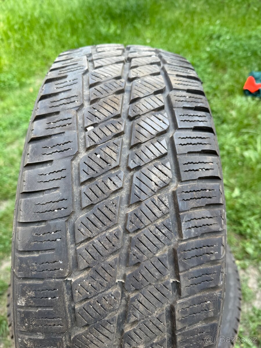 Prodam pneu 235/65r16c