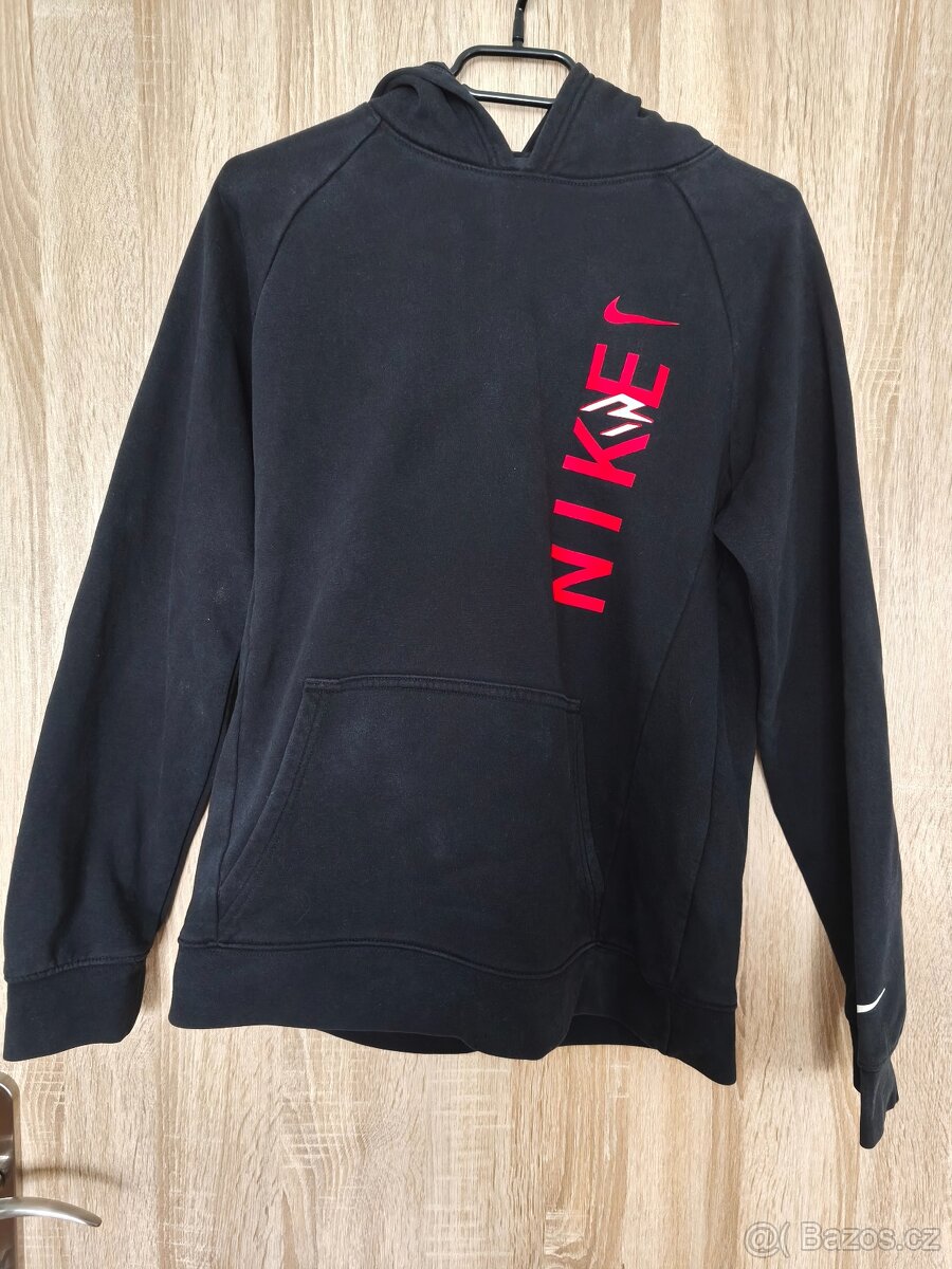Chlapecká mikina černá NIKE ve vel. 163-175 cm