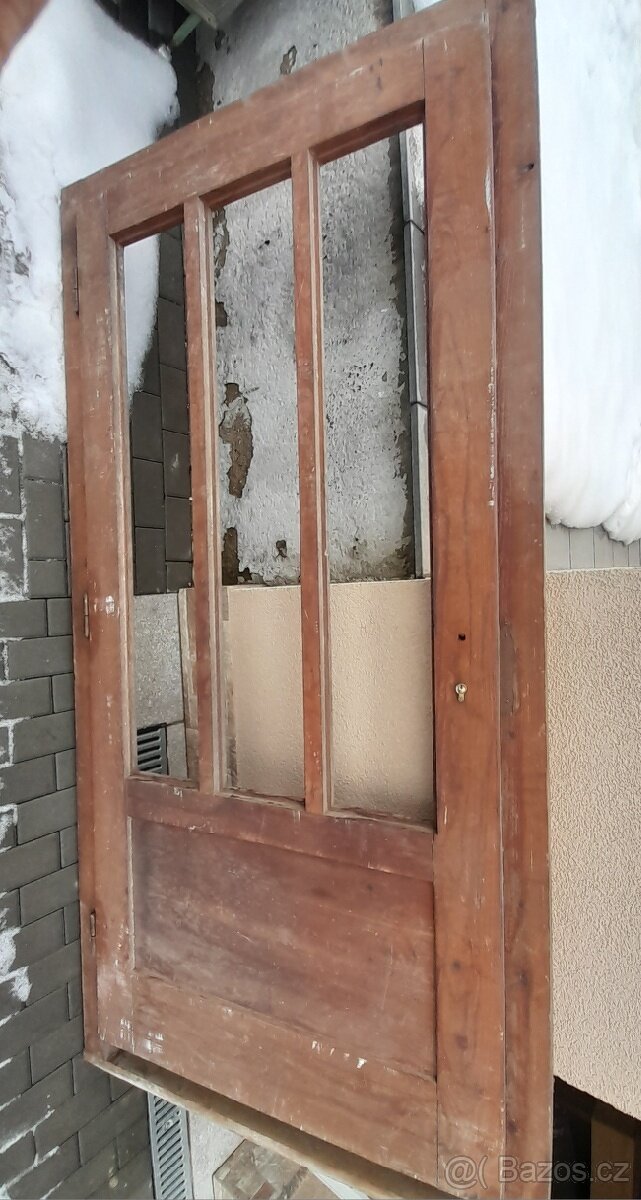 Dřevěné dvere na chalupu