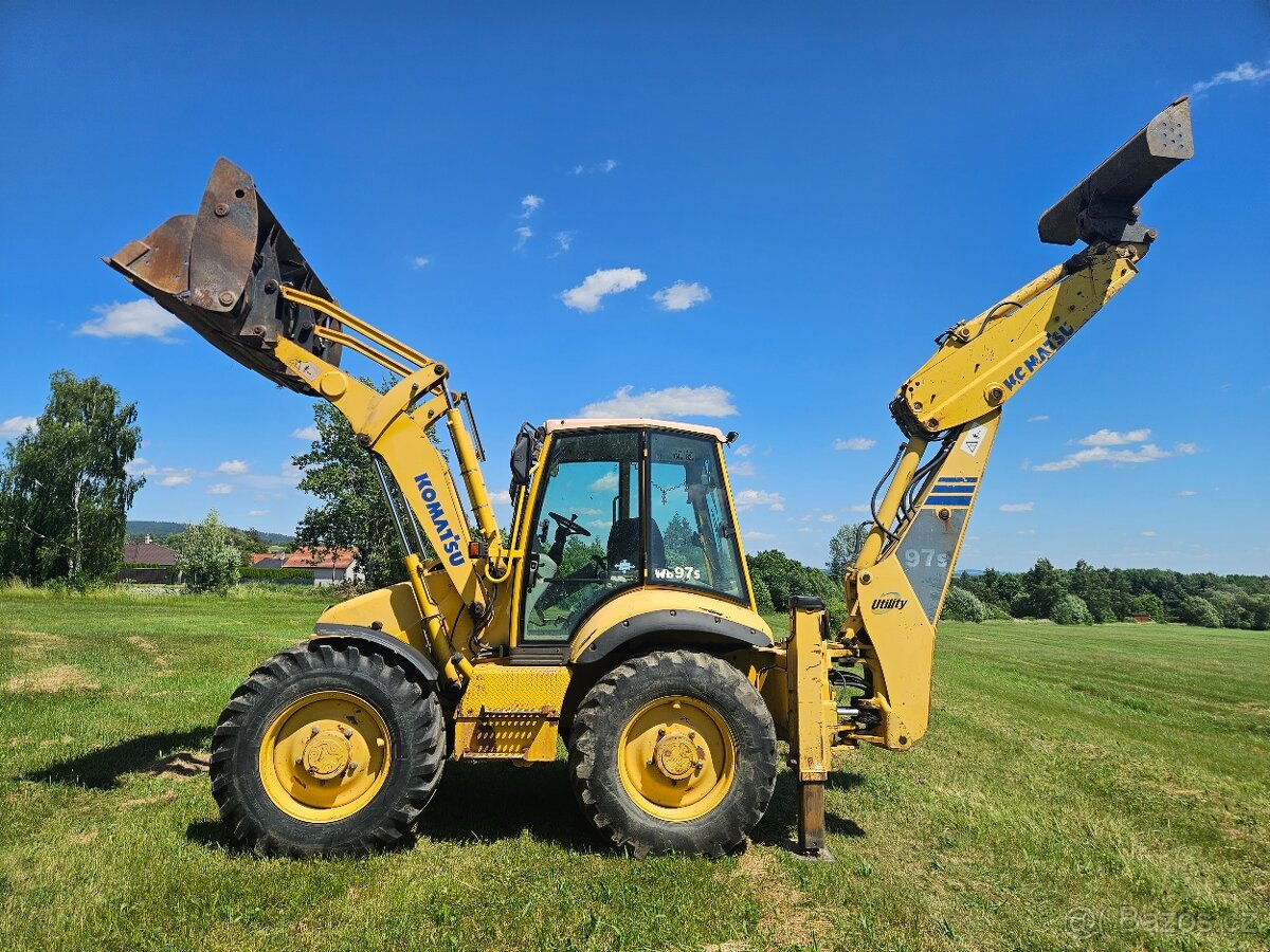 Komatsu  WB97S Závada Pojezdu+1x Bagr na díly v ceně