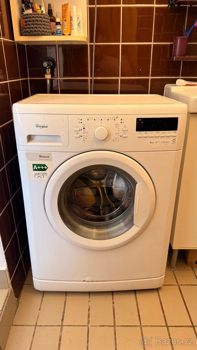 REZERVACE Daruji ZA ODVOZ plně funkční pračku Whirlpool