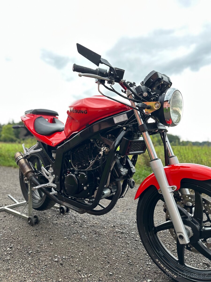 Hyosung GT 125