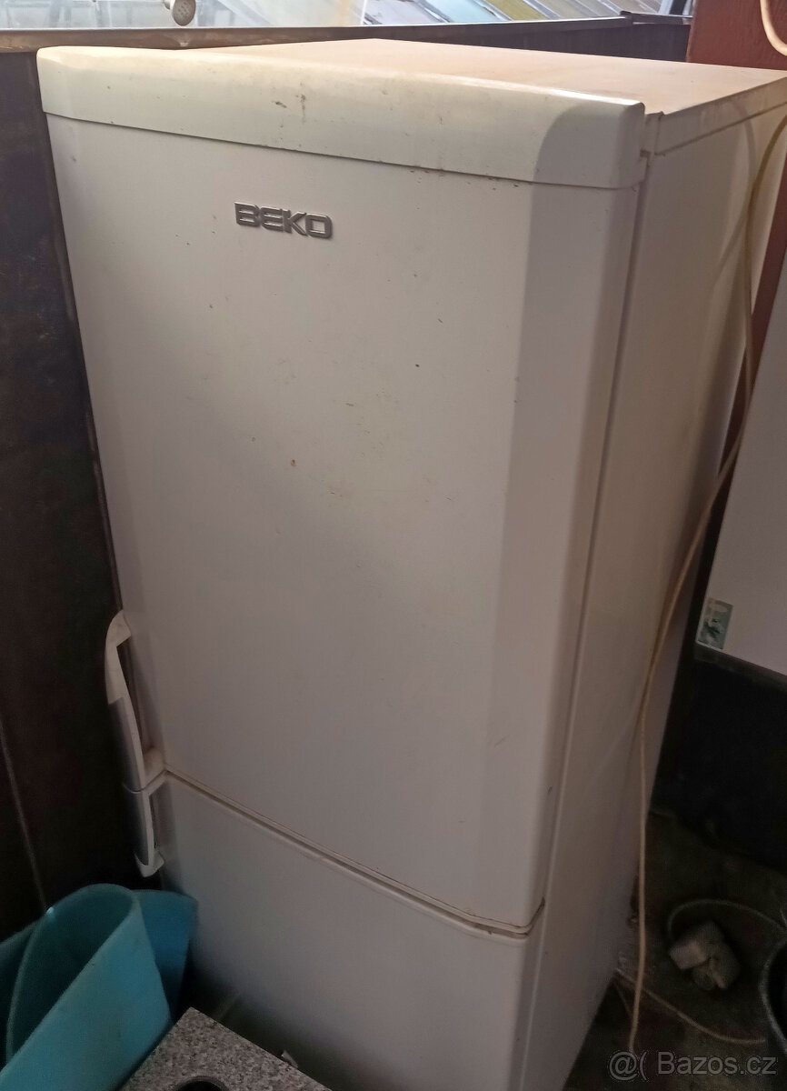 Lednička s mrazákem BEKO