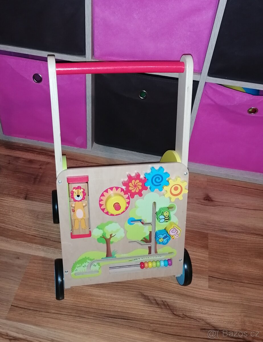 Dřevěné chodítko