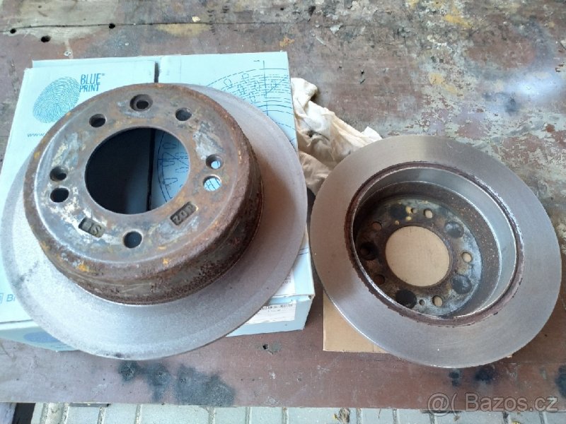prodám 2 zadní kotouče Kia ceed 1gen.