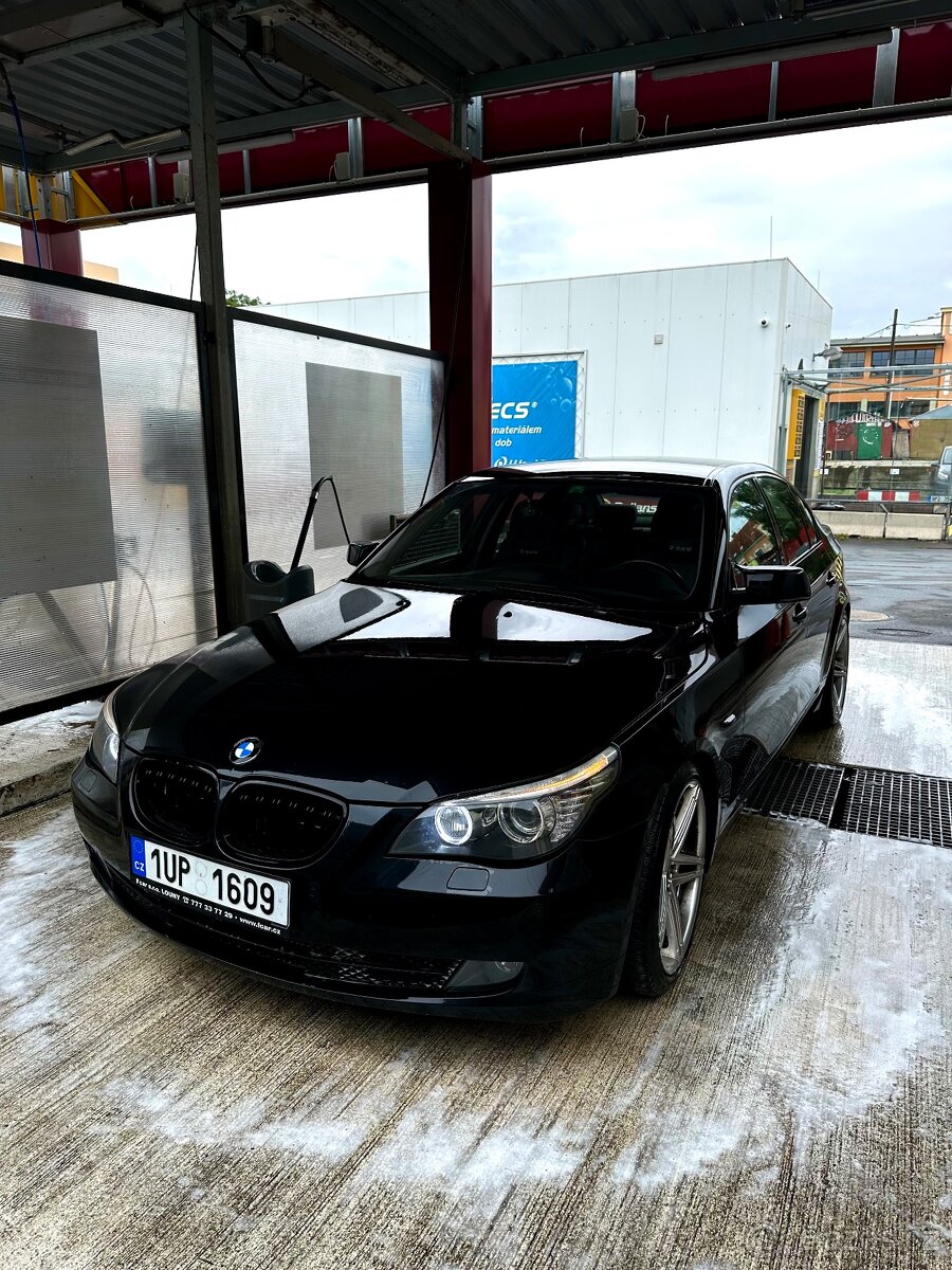 BMW 530d (E60) s motorem m57