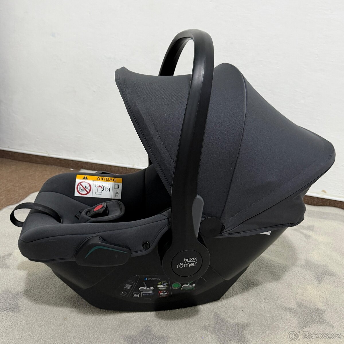 Autosedačka Britax Römer Baby-Safe Core 2023 Midnight Grey