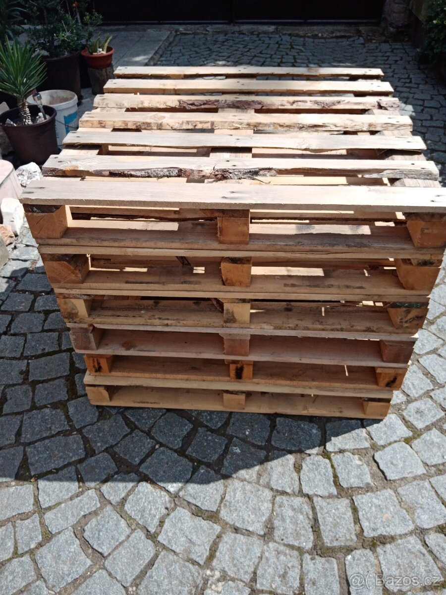 Dřevěná paleta 100 x 100 cm  x 13 cm