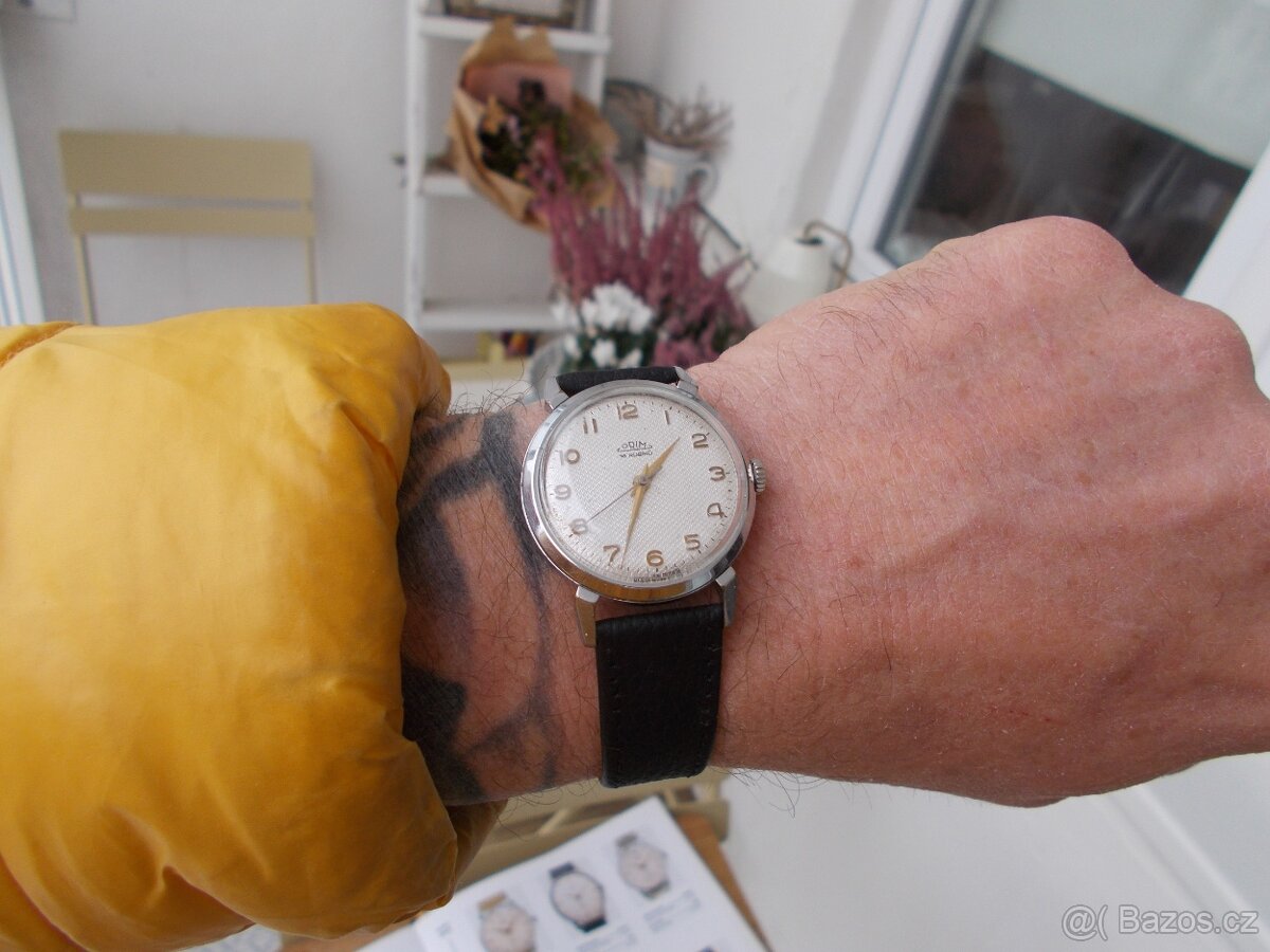 oblibene rare hodinky prim Pavouk rok 1961 Šupináč