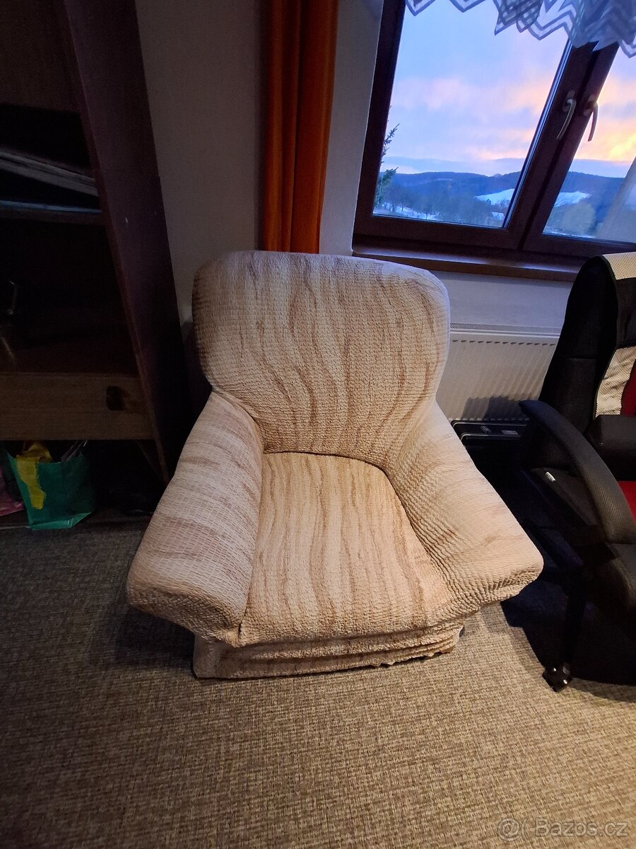 gauč a křeslo