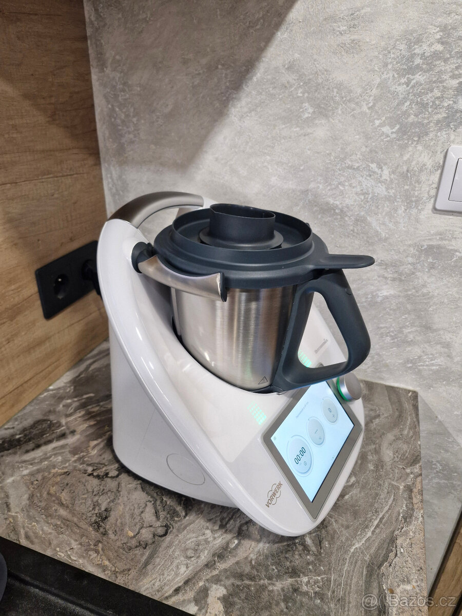 Thermomix TM6 – bílý, ve skvělém stavu